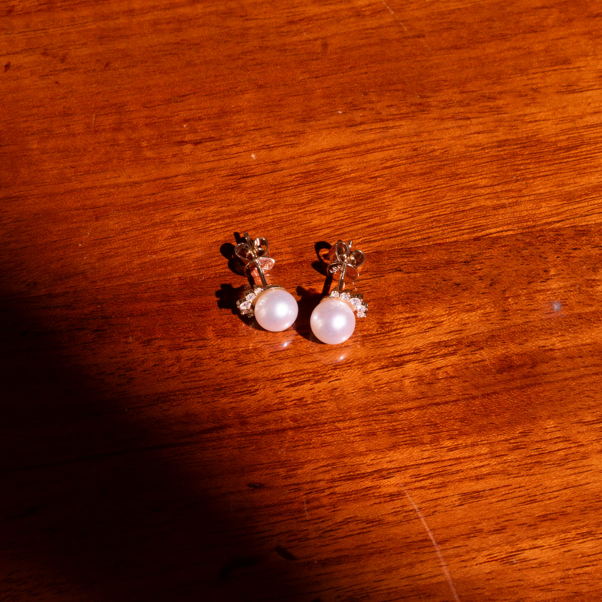 Ohrstecker mit Perlen und Diamanten