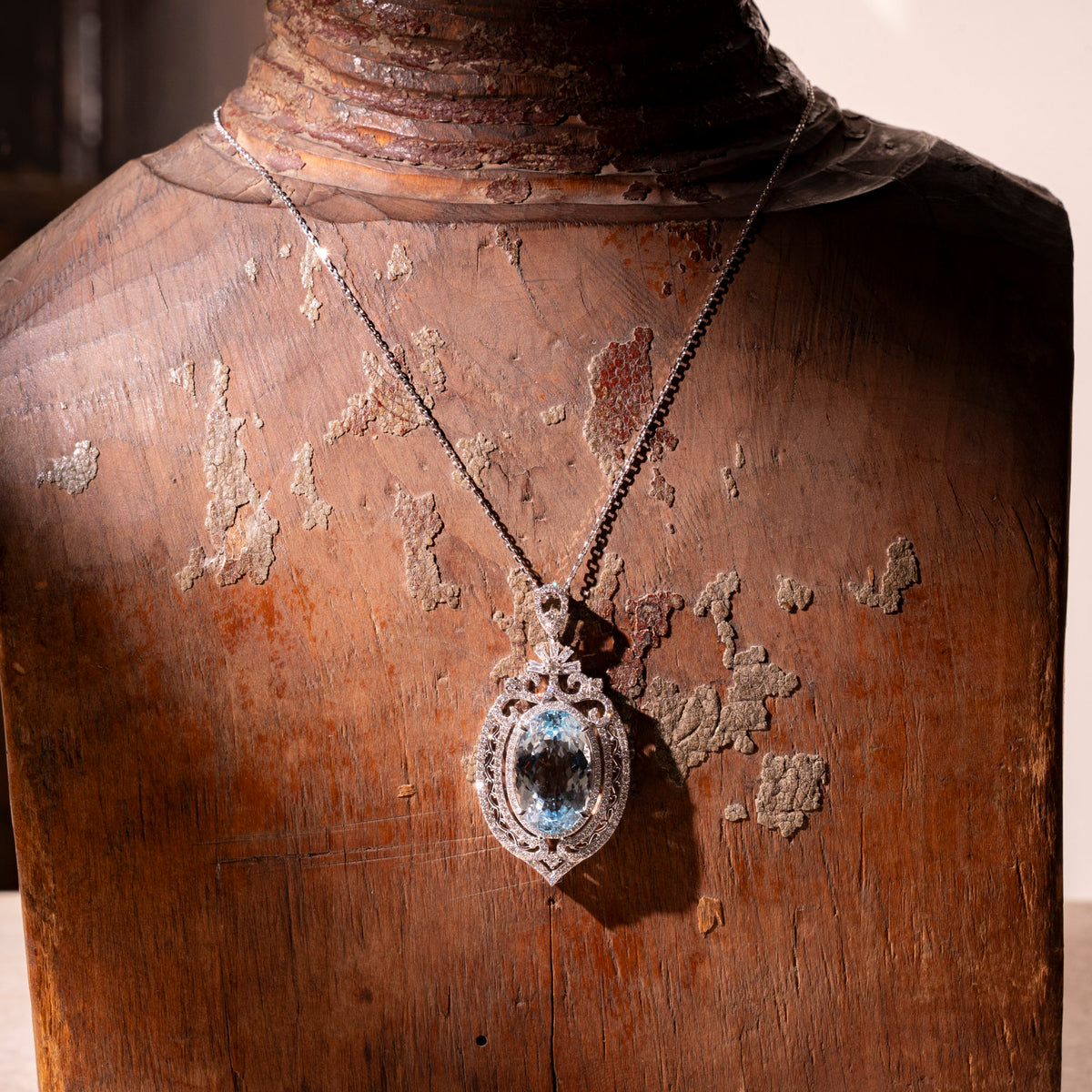 Aquamarin Weißgold Collier mit Diamanten